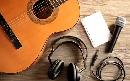 Classical Guitar Guide (2022) Including 7 Buying Tips