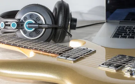 How To Connect Guitar To GarageBand: 4 Easy Methods To Choose From