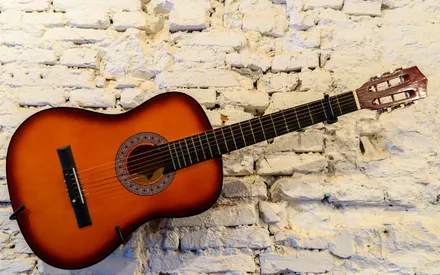 How To Hang A Guitar On The Wall: 4 Easy Methods (2023)