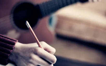 How to Play the Mother Chords On Your Guitar: A Pink Floyd Song (2023)