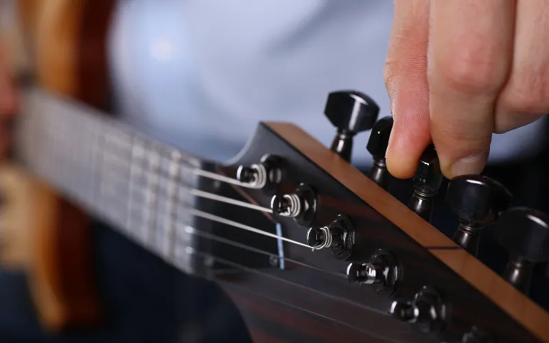 Comment accorder une guitare sans accordeur