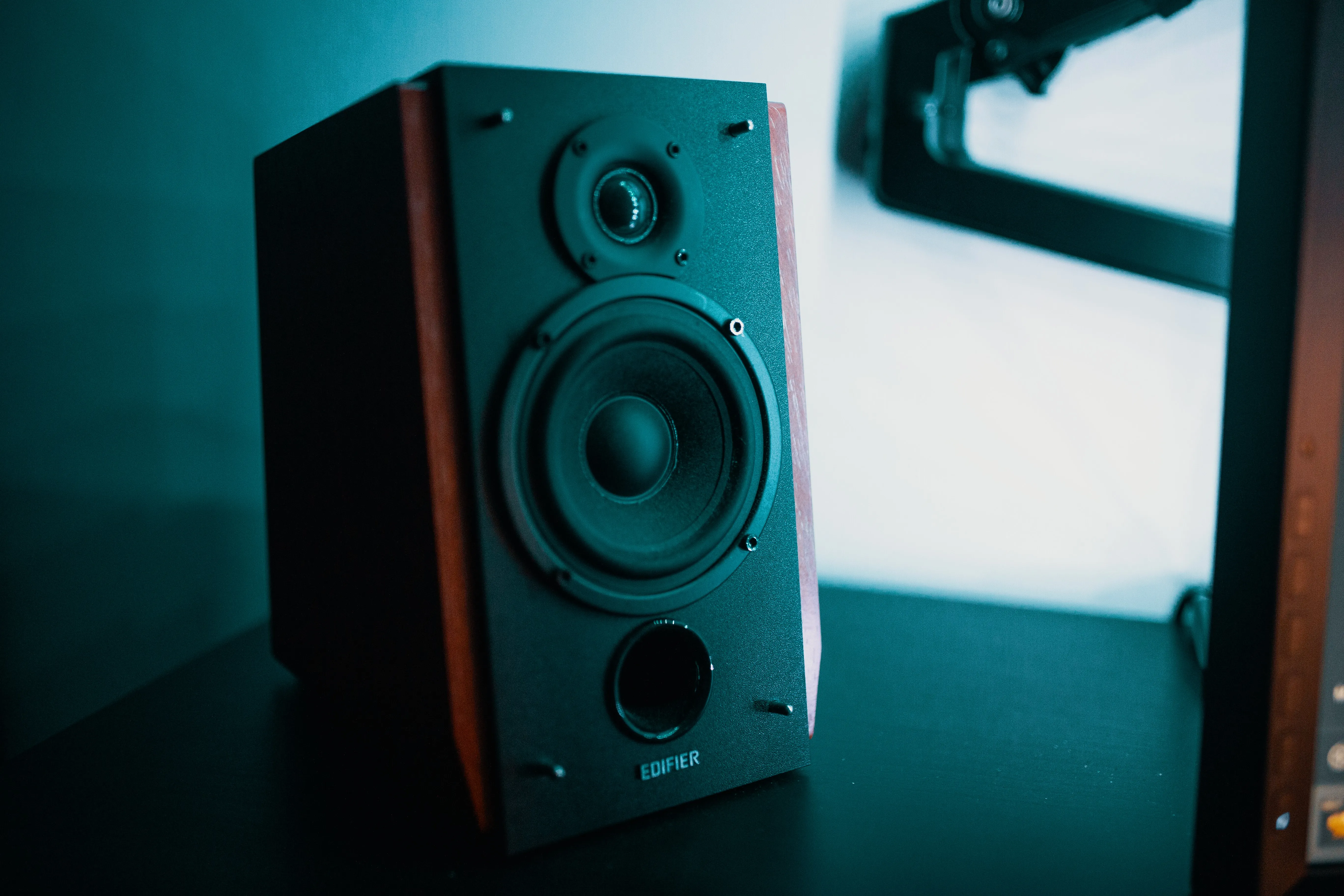 Moniteurs de studio en home studio dans le cadre de l'équipement d'enregistrement approprié