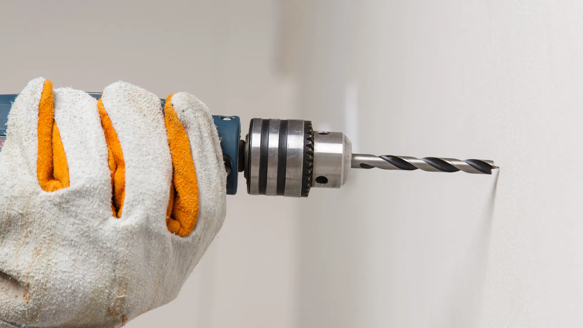 Drill for panels installation