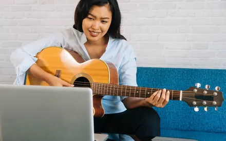 Best guitar lessons online