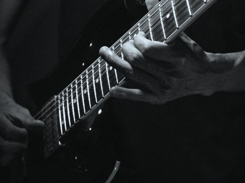 De quelle guitare Jimi Hendrix a-t-il joué ?