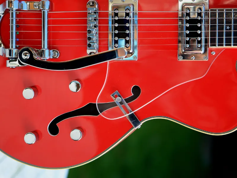 What Is A Humbucker? And Top 5 Advantages Of A Humbucker Pickup (2023)