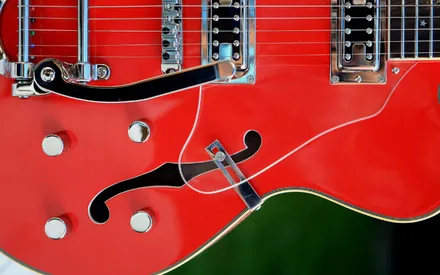 What Is A Humbucker? And Top 5 Advantages Of A Humbucker Pickup (2023)