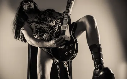 A Quick & Easy Guide On What Is Shredding Guitar? (2023)